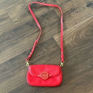Tory Burch Amanda Mini Crossbody Bag Red Pebbled Leather Gold Logo